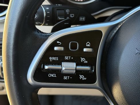 Used 2022 Mercedes-Benz GLC 300 image 13