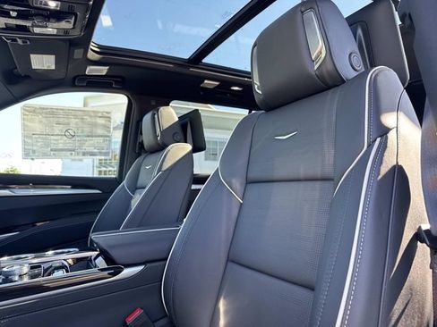 New 2026 Cadillac Escalade Luxury w/ Touring Package AWD/4WD image 21