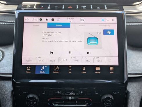 Used 2024 Jeep Grand Cherokee L Limited w/ Luxury Tech Group II RWD image 17