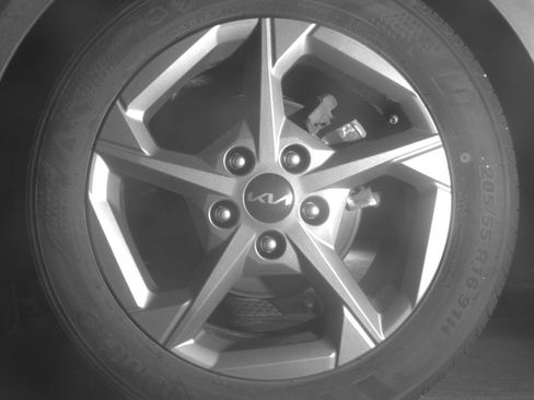 Used 2025 Kia K4 LXS image 14