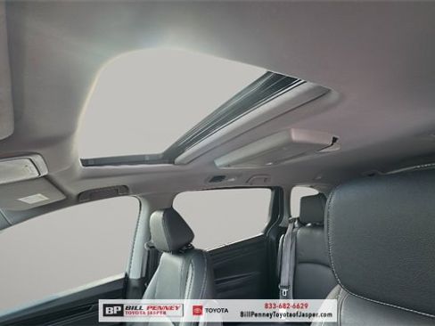 Used 2023 Honda Odyssey Touring image 12