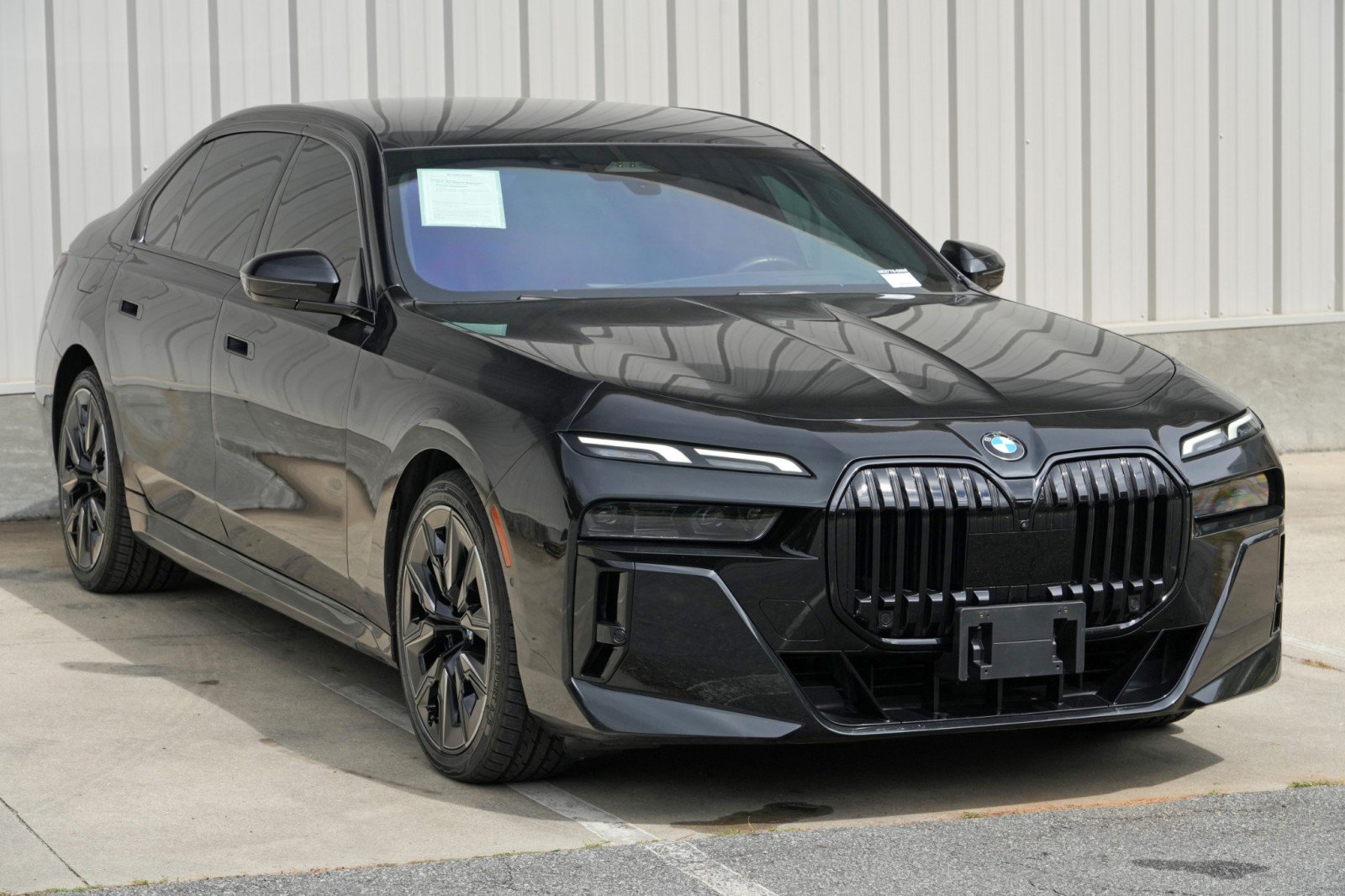 Used 2023 BMW 740i w/ Parking Assistance Package RWD image 58