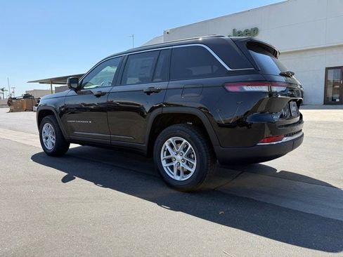 New 2025 Jeep Grand Cherokee Laredo X w/ Luxury Tech Group I image 4