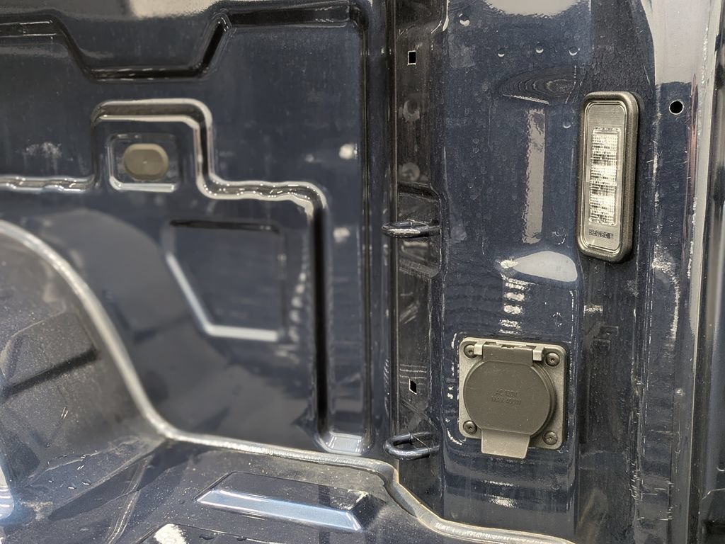 Used 2023 Chevrolet Silverado 1500 LT AWD/4WD image 18