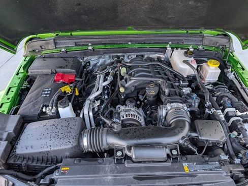 Used 2025 Jeep Gladiator Sport image 35