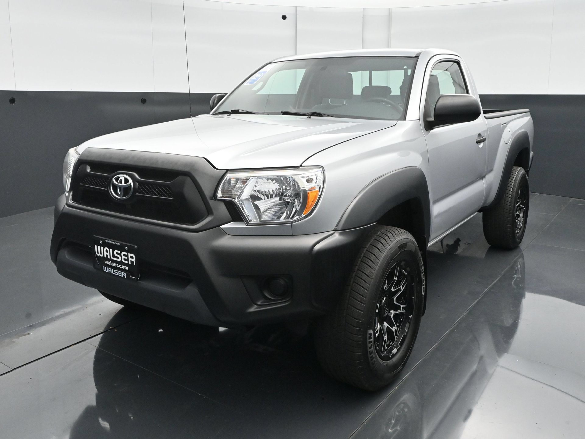 Used 2012 Toyota Tacoma 4x4 Regular Cab image 1
