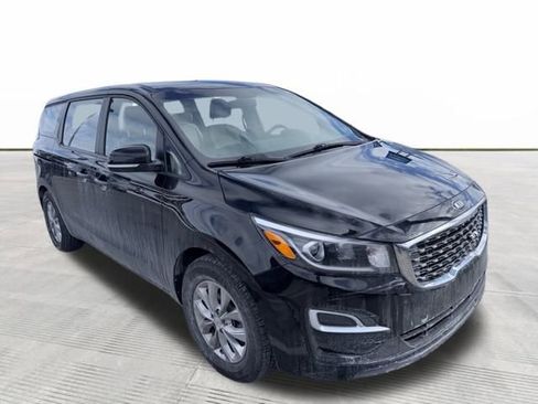 Used 2019 Kia Sedona L image 2