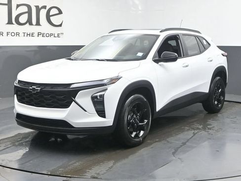 New 2026 Chevrolet Trax LT w/ Sunroof Package FWD image 12