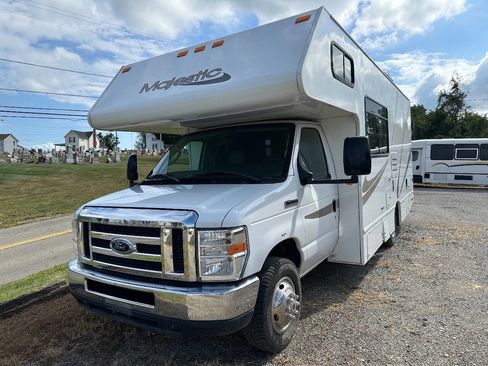 Used 2017 Ford E-350 and Econoline 350 Super Duty w/ Motorhome Prep Package image 8