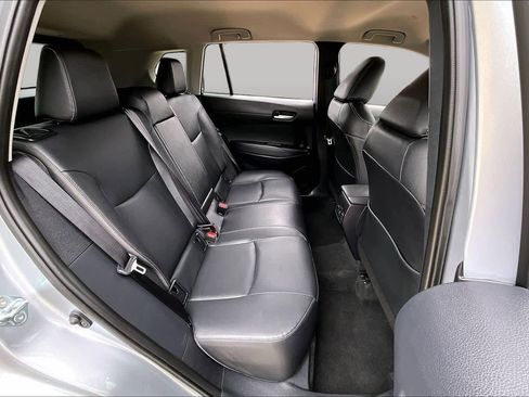 Used 2026 Toyota Corolla Cross XLE FWD image 18