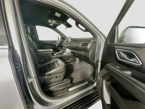 Used 2023 Chevrolet Tahoe LT w/ Luxury Package RWD image 33