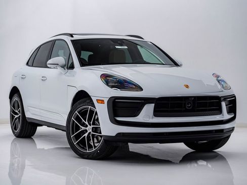 New 2026 Porsche Macan image 8