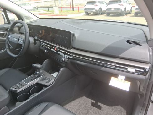 New 2026 Kia Sportage EX FWD image 11