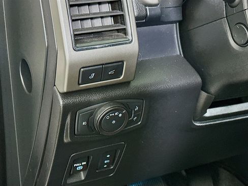 Used 2019 Ford Expedition Max XLT w/ Equipment Group 202A image 17