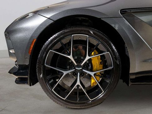New 2026 Aston Martin DBX 707 image 8