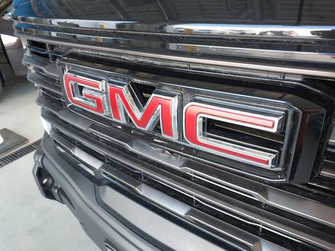 Used 2024 GMC Sierra 1500 AT4X image 31