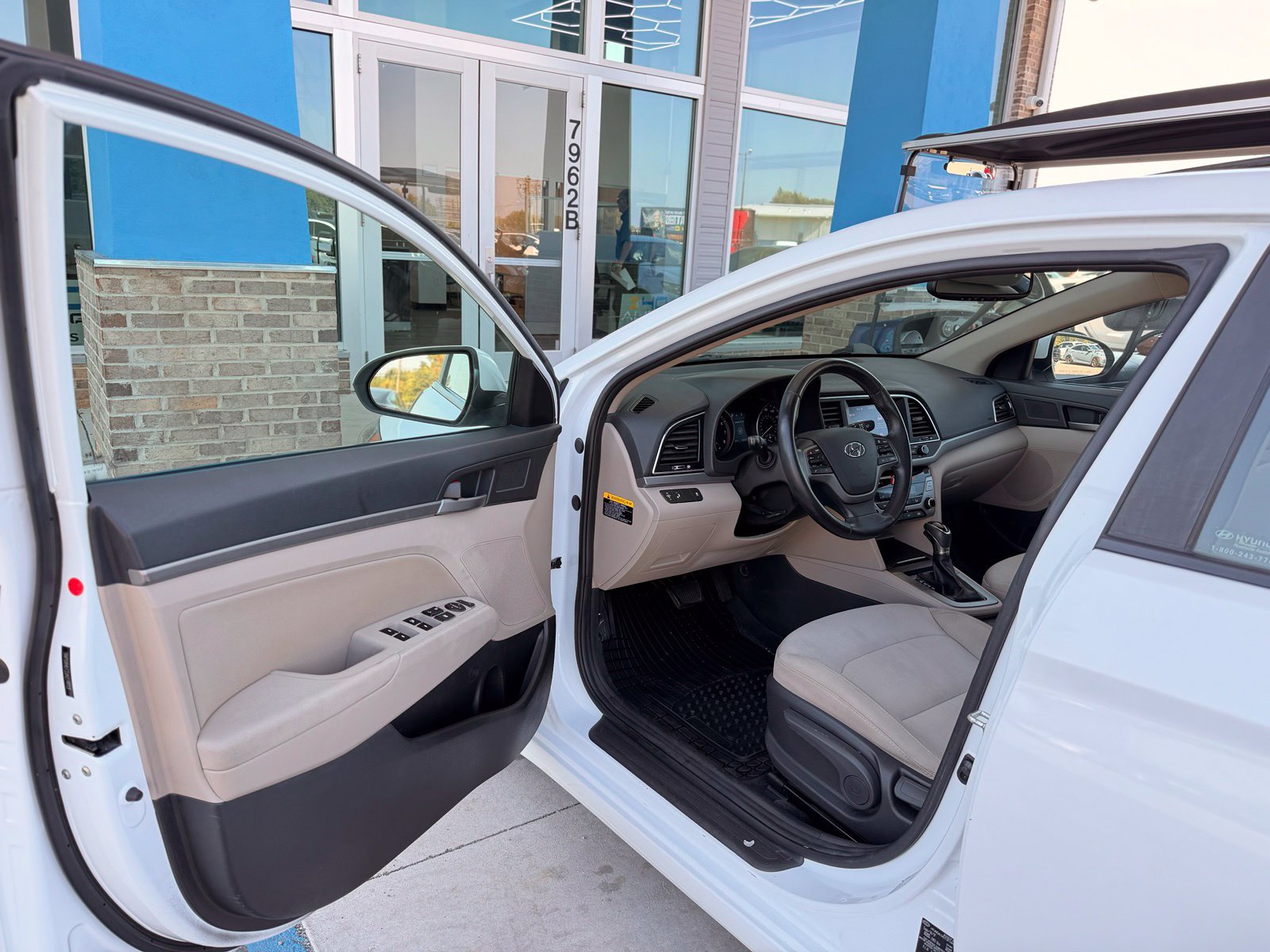 Used 2018 Hyundai Elantra Value Edition FWD image 13