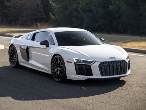 Used 2018 Audi R8 V10 plus image 1
