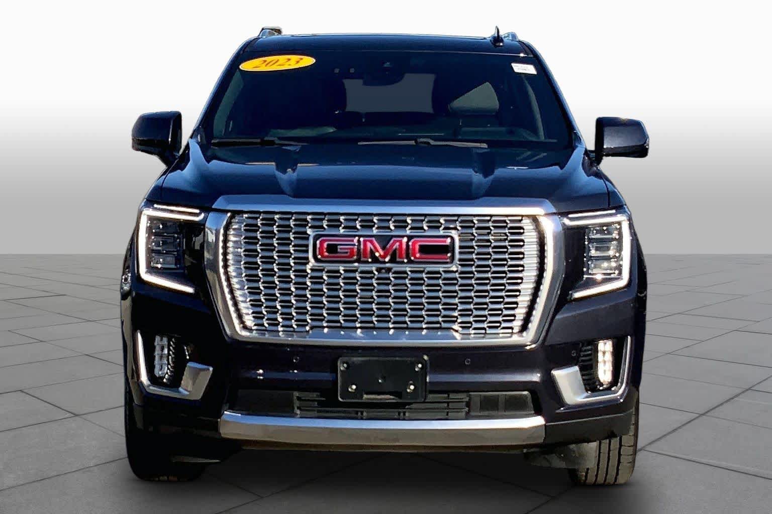 Used 2023 GMC Yukon XL Denali AWD/4WD image 4