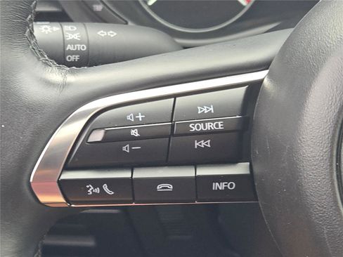 Used 2025 MAZDA MAZDA3 s image 31