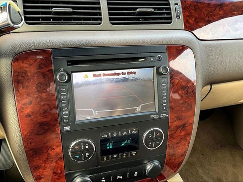 Used 2013 Chevrolet Avalanche LTZ image 22