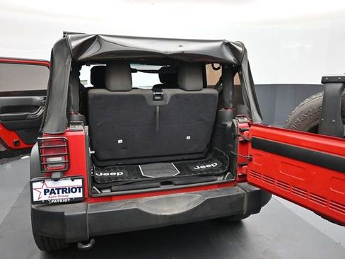 Used 2011 Jeep Wrangler Sport w/ Connectivity Group AWD/4WD image 18