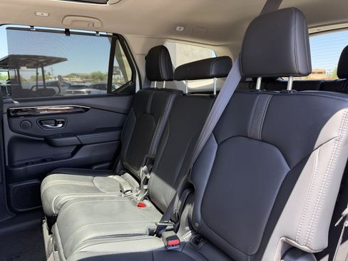 Used 2025 Honda Pilot Touring image 35