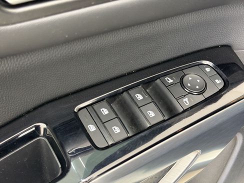 Used 2022 Nissan Pathfinder SL w/ SL Premium Package AWD/4WD image 25