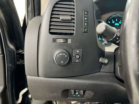 Used 2007 Chevrolet Silverado 2500 LT w/ 2LT Convenience Package AWD/4WD image 17