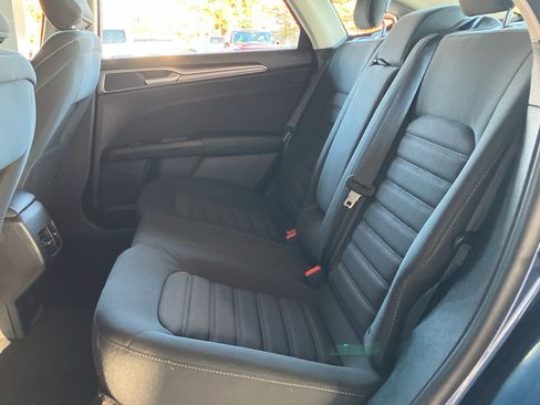 Certified 2019 Ford Fusion SE image 33