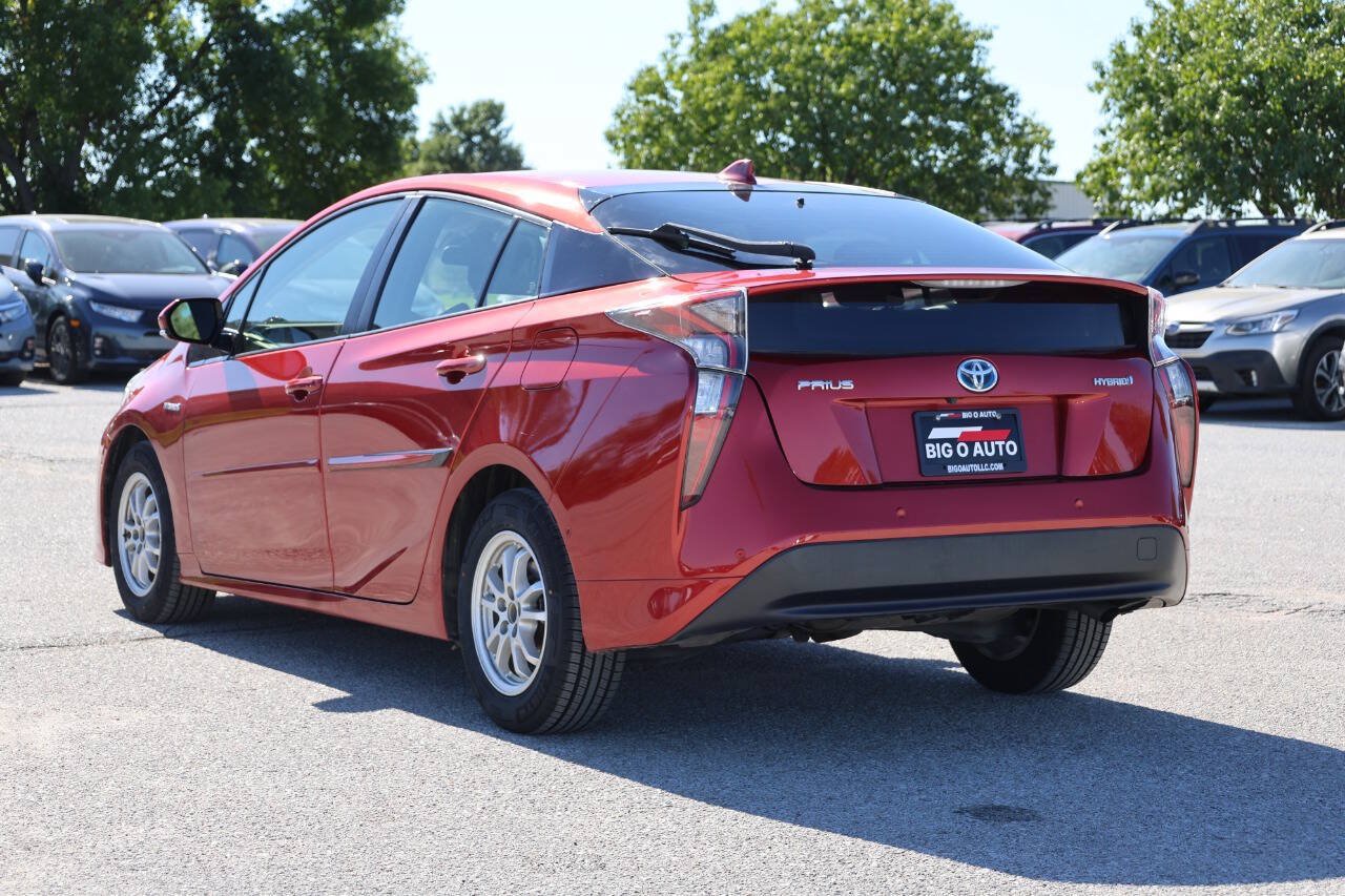 Used 2017 Toyota Prius Two w/ Prius Two Safety Plus Package FWD image 11