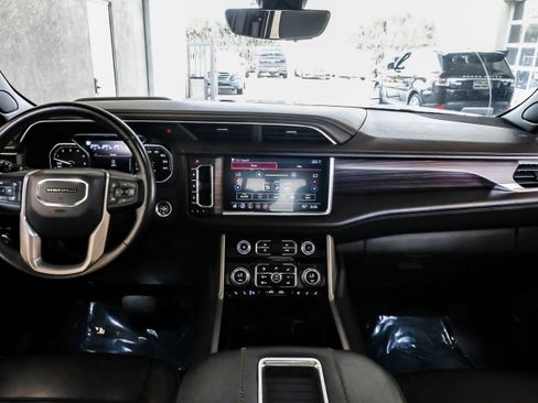 Used 2021 GMC Yukon Denali w/ Denali Premium Package image 12