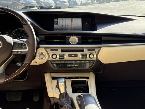 Used 2017 Lexus ES 350 image 30
