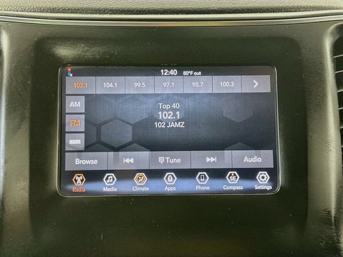 Used 2019 Jeep Cherokee Latitude w/ Popular Appearance Group FWD image 17