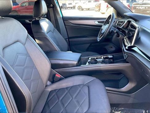 Used 2024 Volkswagen Atlas Cross Sport SE image 7