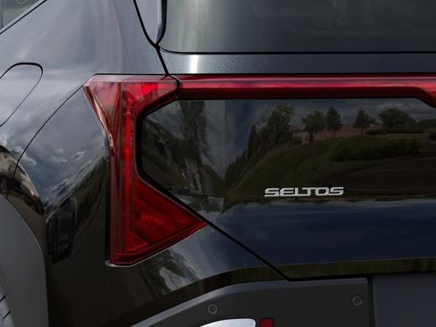 New 2027 Kia Seltos S FWD image 12