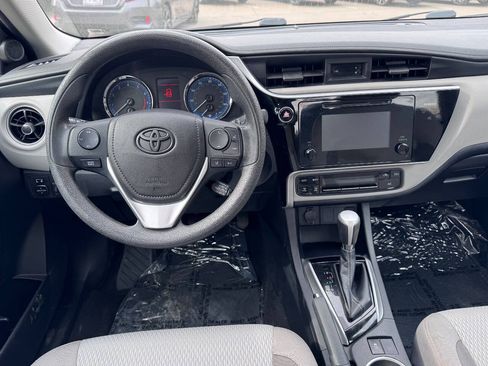 Used 2017 Toyota Corolla LE FWD image 14