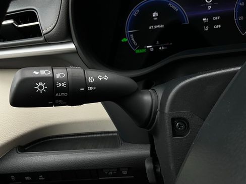 New 2026 Toyota Sienna Limited image 40