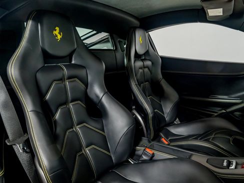 Used 2010 Ferrari 458 Italia Coupe RWD image 30