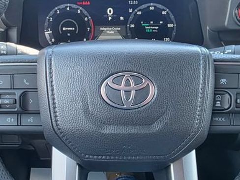 Used 2025 Toyota Tacoma TRD Off-Road AWD/4WD image 18