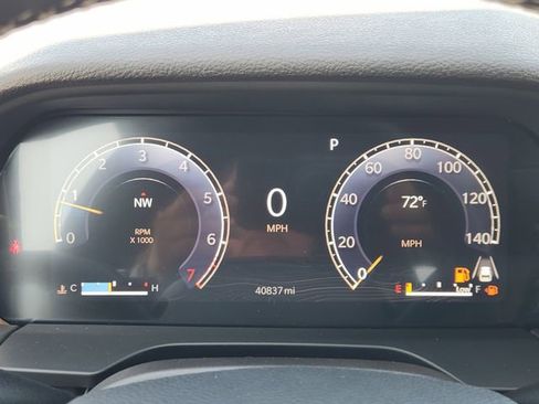 Used 2024 Jeep Grand Cherokee L Laredo image 11