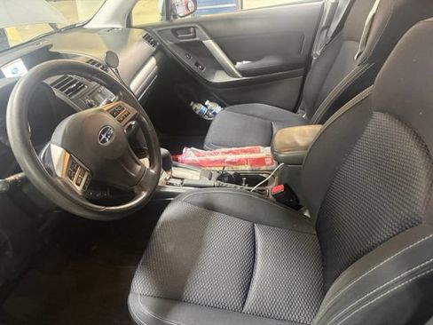 Used 2015 Subaru Forester 2.5i Premium AWD/4WD image 2