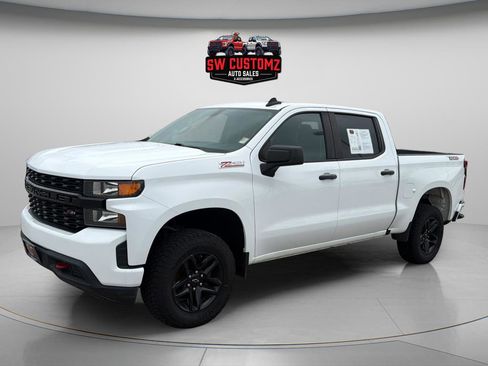 Used 2021 Chevrolet Silverado 1500 Custom Trail Boss AWD/4WD image 3