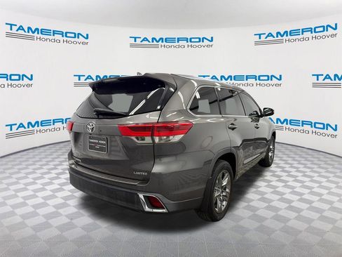 Used 2018 Toyota Highlander Limited Platinum image 5