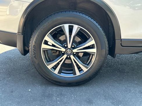 Used 2020 Nissan Rogue SV w/ Premium Package AWD/4WD image 28