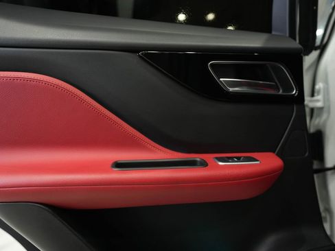 Used 2020 Jaguar F-PACE R-Sport image 30