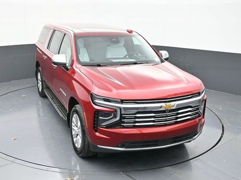 New 2025 Chevrolet Suburban Premier AWD/4WD image 59