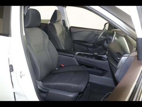 Used 2023 Nissan Rogue S FWD image 30