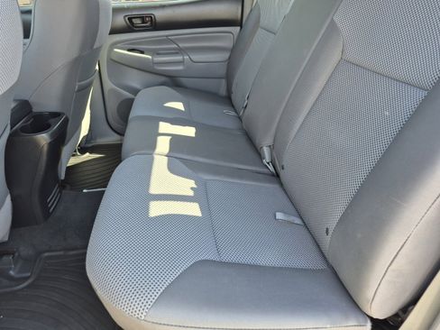 Used 2015 Toyota Tacoma PreRunner w/ TRD Sport Package RWD image 17