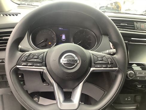 Used 2019 Nissan Rogue S AWD/4WD image 17